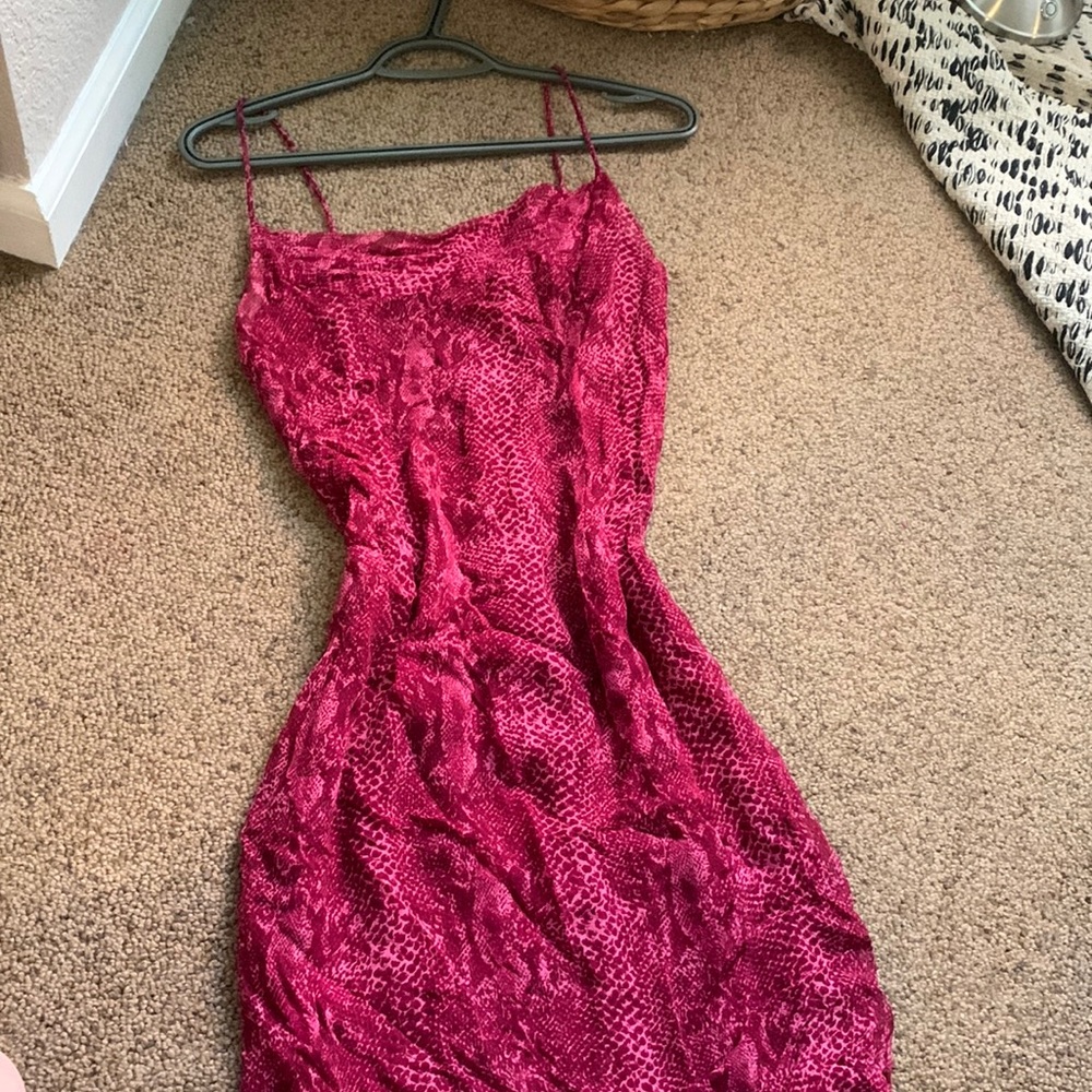 Midi length pink snake print vintage dress 90’s